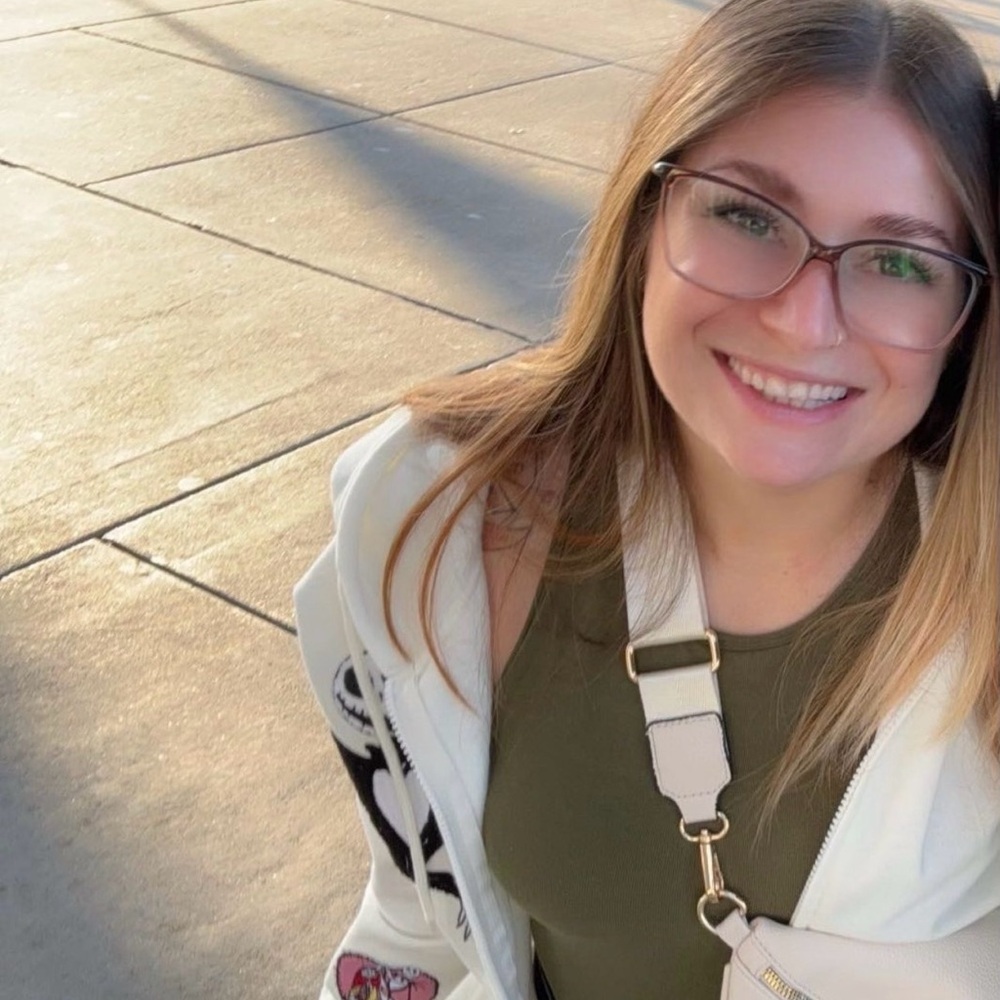 Meet your Posher, Danielle